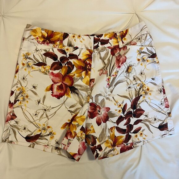 High-Rise Floral Print Sateen Shorts, White House Black Market, Size 4 - Picture 2 of 6